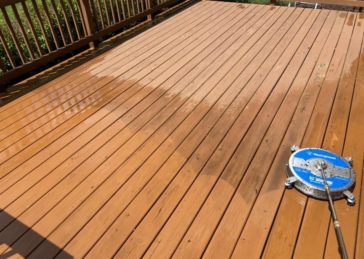 Power washing driveway or siding
